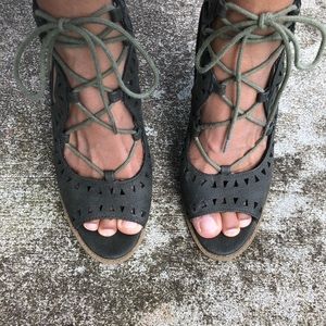 Report Lace-Up Heels 7.5